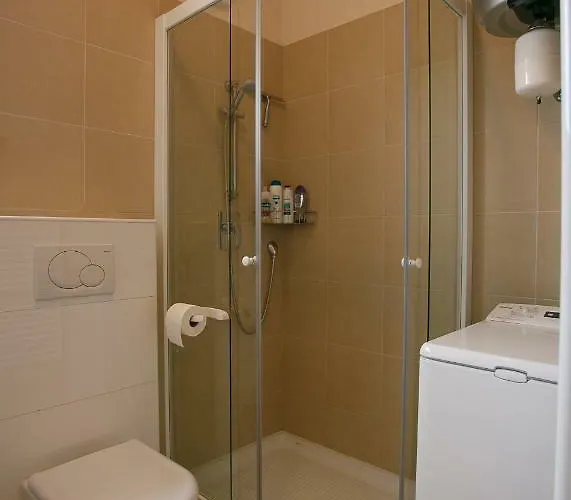 Laste Apartment *